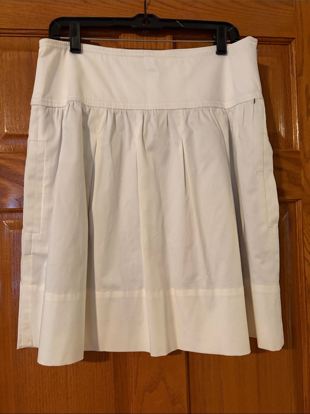 BCBG Maxazria Women's White Pleated Skirt